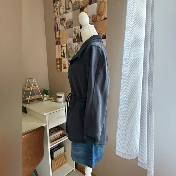 Lululemon Softstreme cinched waist jacket size 2 - Picture 4 of 9